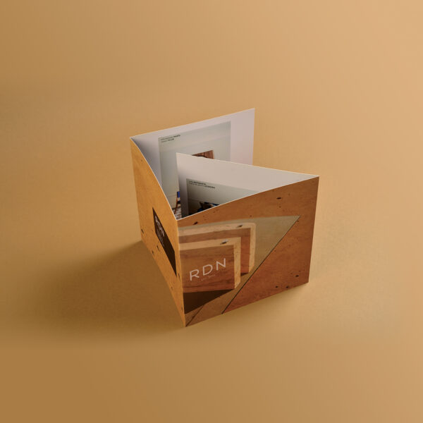 Brochure tipo cuadríptico cuadrado