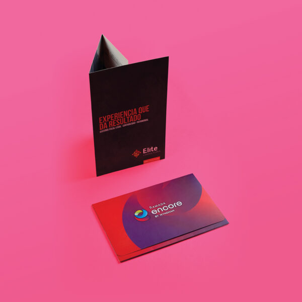 Brochure tipo tríptico con esquina redonda