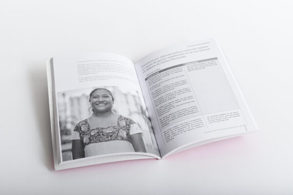Informe tipo libro pasta blanda vertical