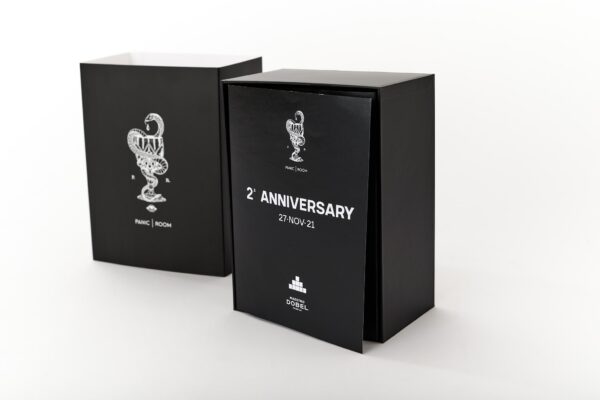 Caja semi rígida deslizable con espuma