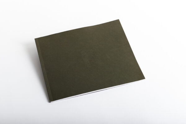 Libro de pasta blanda horizontal